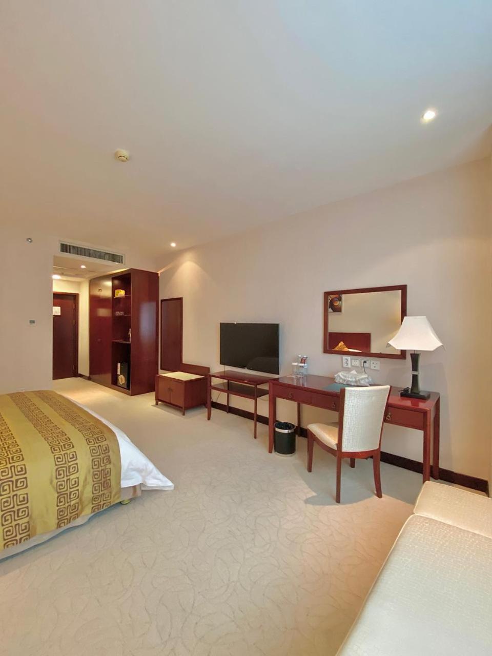 Beijing Palace Soluxe Hotel Astana Exterior photo A room at the hotel