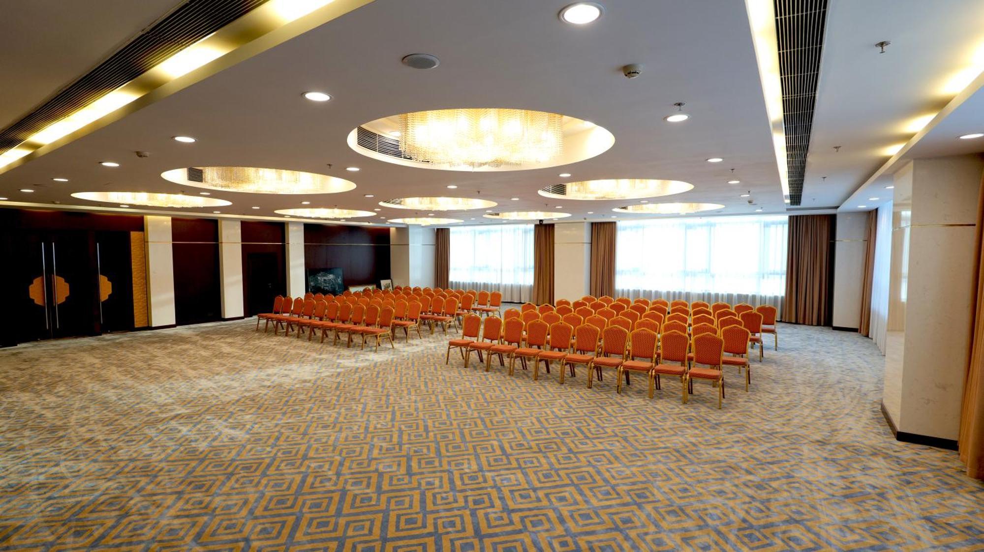 Beijing Palace Soluxe Hotel Astana Exterior photo The ballroom