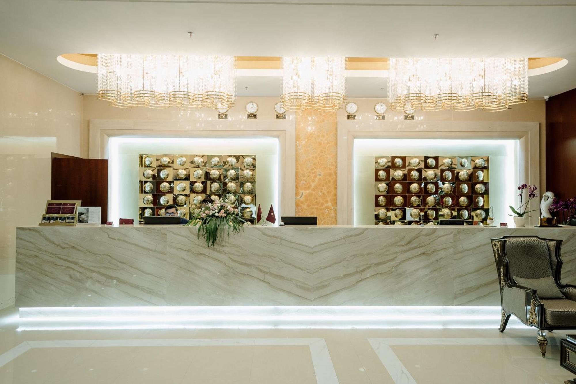 Beijing Palace Soluxe Hotel Astana Exterior photo Reception