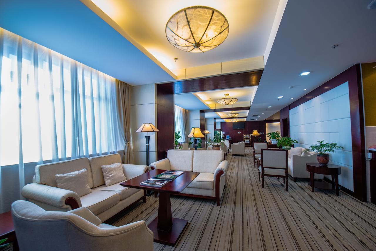 Beijing Palace Soluxe Hotel Astana Exterior photo The lounge at Beijing Capital International Airport
